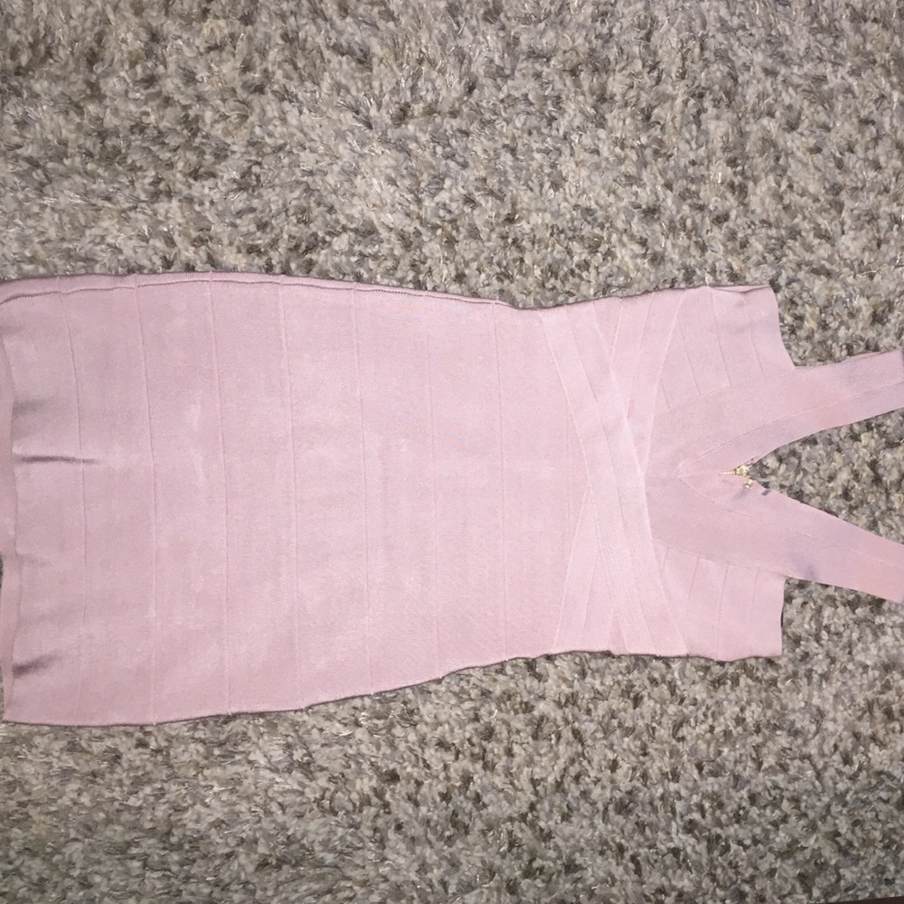 Bebe bandage dress! In a light rose pink.